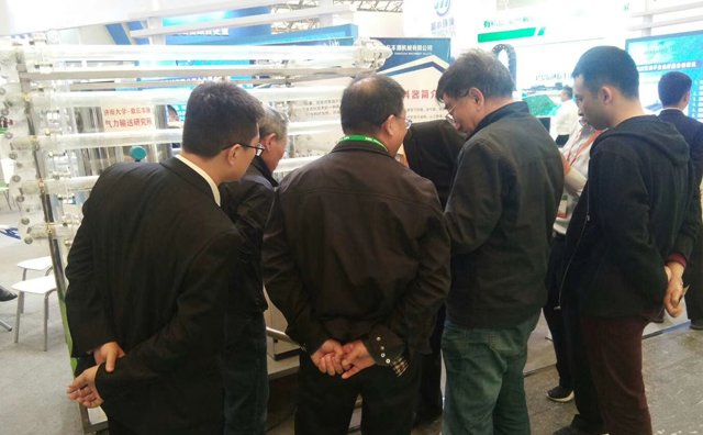 展會公司將氣力輸送新產品帶入廣大視野，獲得現場眾多參展觀眾的圍觀探討。